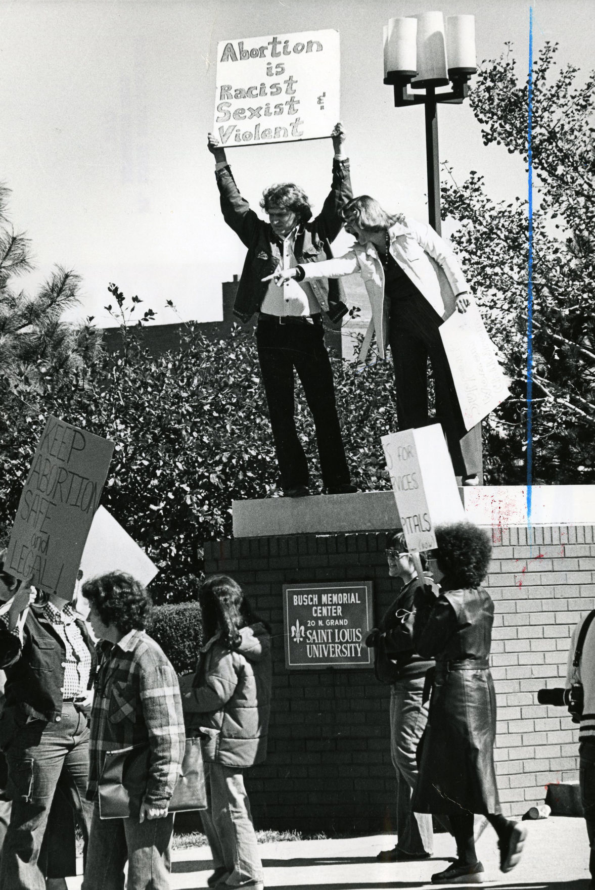 1977 - Abortion protesters on SLU's campus
